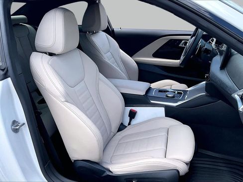Used 2025 BMW 230i Coupe w/ M Sport Package RWD image 8