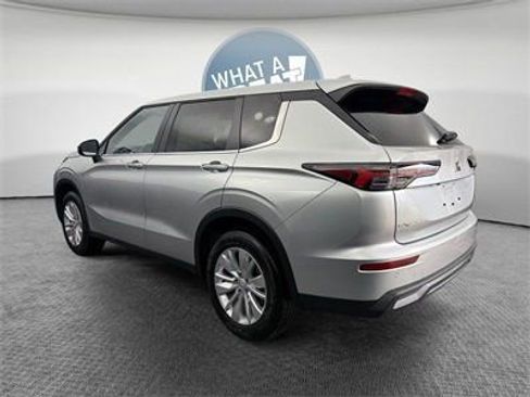 New 2026 Mitsubishi Outlander ES AWD/4WD image 6