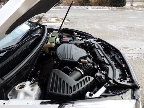 Used 2025 Cadillac XT5 Sportv w/ Technology Package image 16