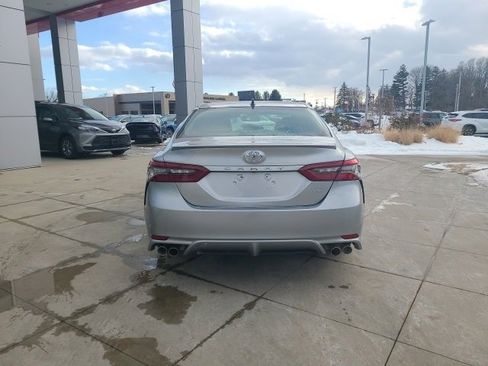 Used 2021 Toyota Camry XSE image 6