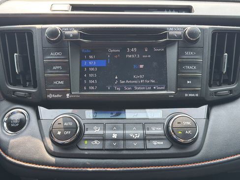 Used 2018 Toyota RAV4 SE w/ Power Extra Value Package FWD image 19