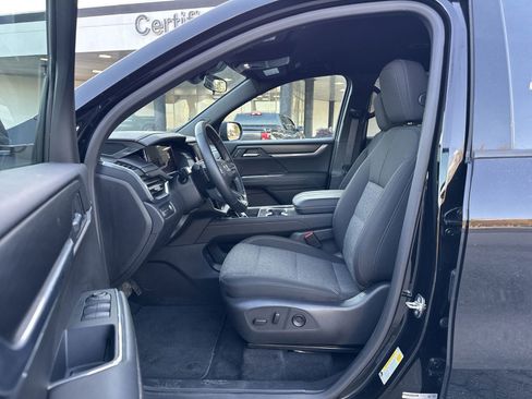 Used 2025 GMC Acadia Elevation image 16