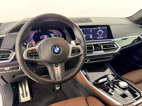 Used 2021 BMW X5 xDrive40i w/ M Sport Package AWD/4WD image 4