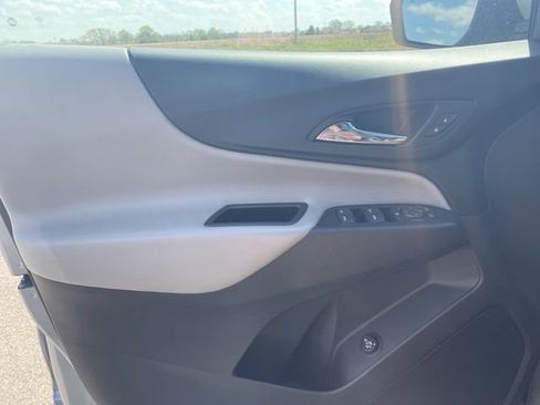Used 2024 Chevrolet Equinox LT image 33