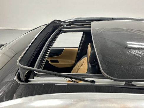 Used 2018 Chevrolet Equinox Premier AWD/4WD image 19