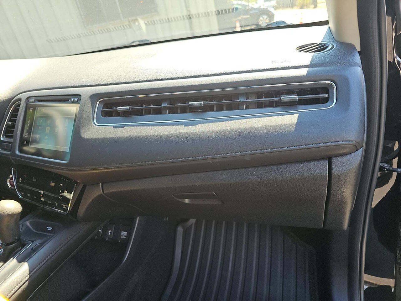 Used 2018 Honda HR-V EX image 9