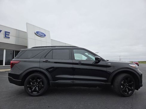 Used 2023 Ford Explorer ST-Line w/ Class IV Trailer Tow Package AWD/4WD image 14
