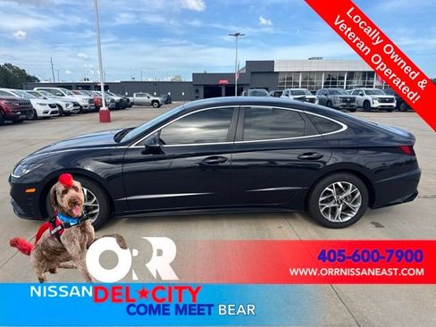Used 2023 Hyundai Sonata SEL FWD image 2