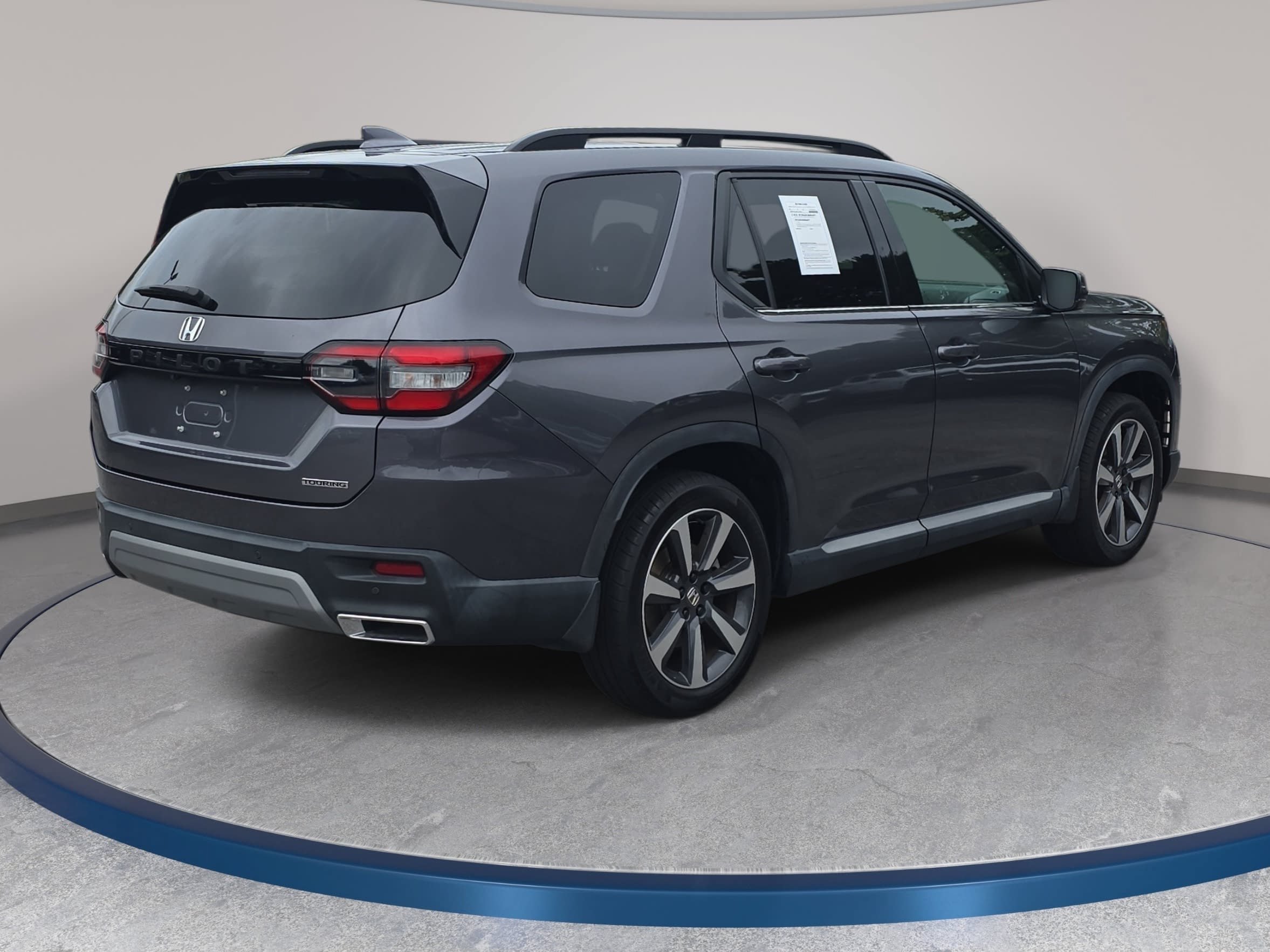 Used 2024 Honda Pilot Touring image 5