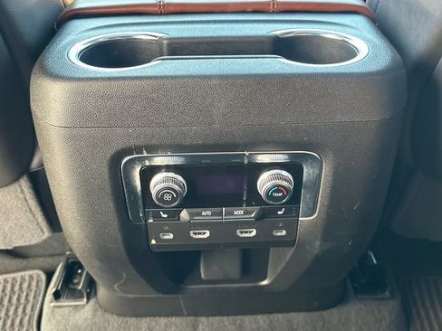 Used 2024 GMC Yukon Denali Ultimate AWD/4WD image 23