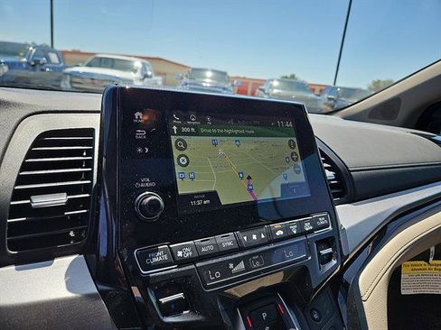 Used 2024 Honda Odyssey Touring image 17