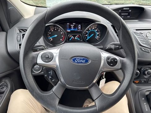 Used 2016 Ford Escape SE image 8