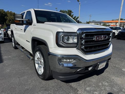 Used 2018 GMC Sierra 1500 SLE w/ SLE Value Package AWD/4WD image 3