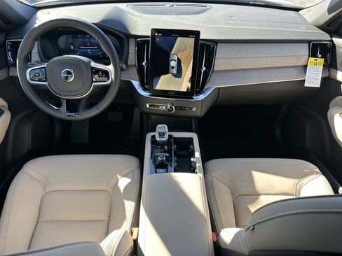 New 2026 Volvo XC90 B6 Plus w/ Protection Package Premier image 7