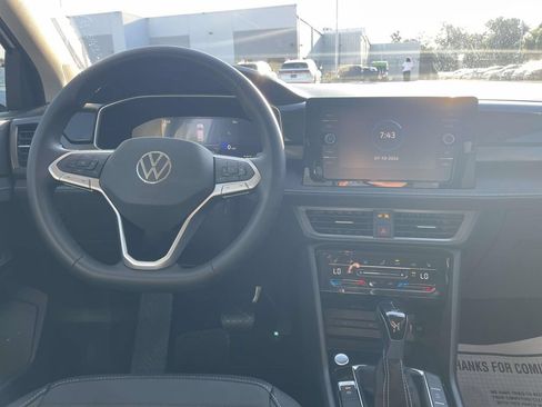 New 2026 Volkswagen Taos SE FWD image 13