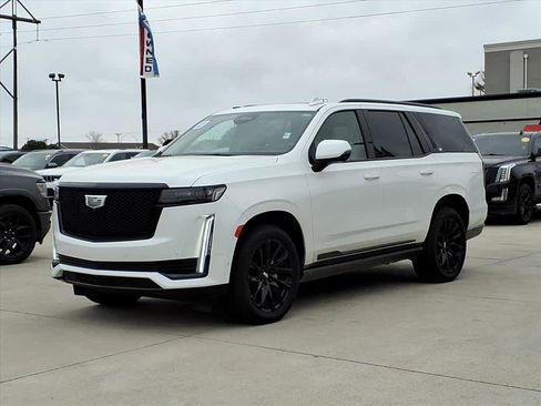 Used 2023 Cadillac Escalade Sport Platinum w/ LPO, ONYX Package image 2