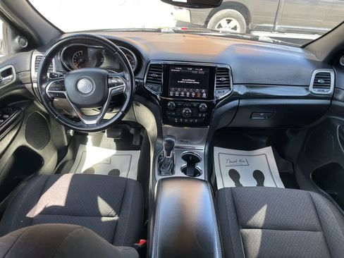 Used 2020 Jeep Grand Cherokee Laredo w/ Security & Convenience Group image 11