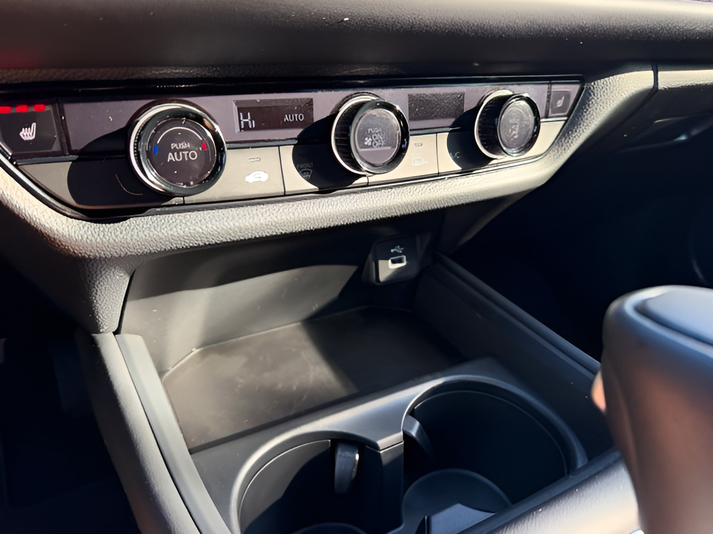 Certified 2025 Honda HR-V Sport image 18