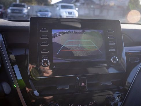 Used 2023 Toyota Camry SE image 18