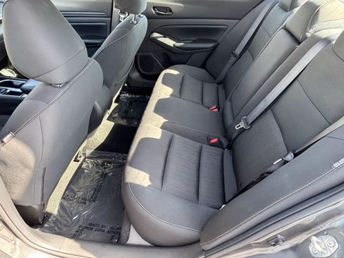 Used 2024 Nissan Altima 2.5 SV FWD image 13