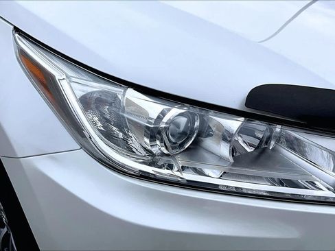 Certified 2019 Toyota Highlander XLE AWD/4WD image 26