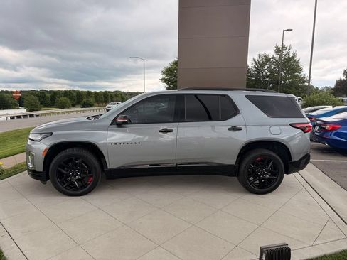 Used 2023 Chevrolet Traverse Premier w/ Redline Edition AWD/4WD image 7