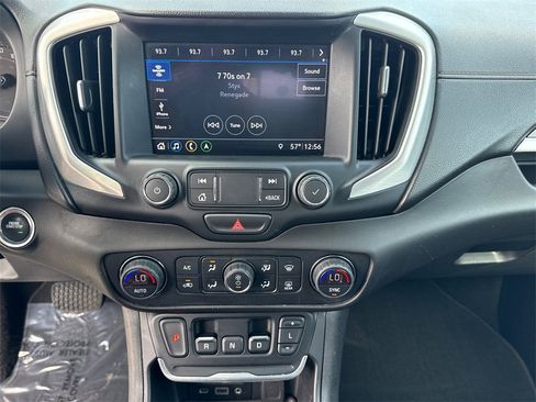 Used 2020 GMC Terrain SLE w/ Driver Convenience Package image 26