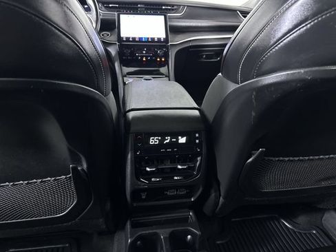 Used 2021 Jeep Grand Cherokee L Limited AWD/4WD image 22