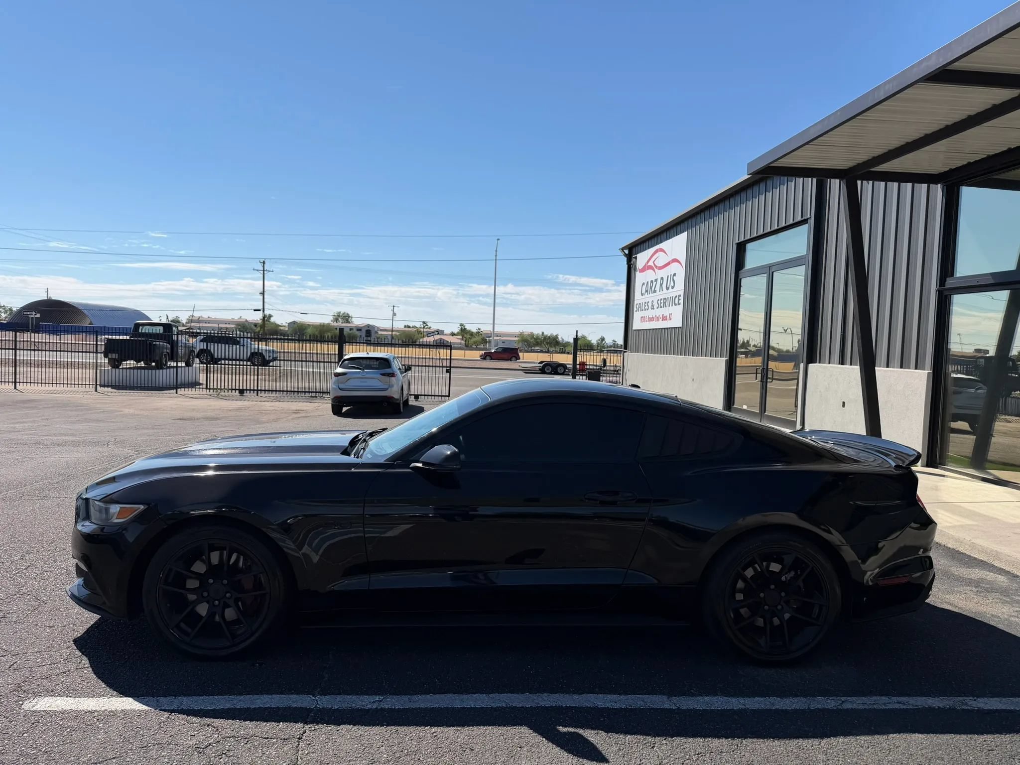 Used 2017 Ford Mustang GT Premium w/ Black Accent Package RWD image 5