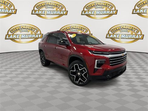 Used 2025 Chevrolet Traverse High Country image 5