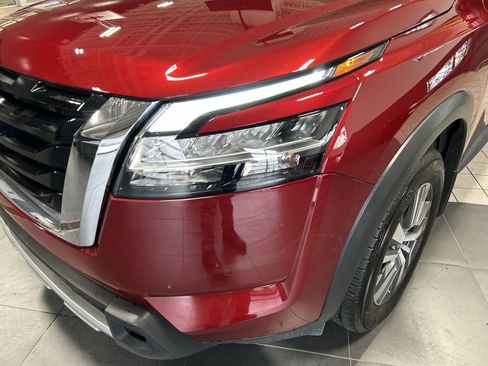Certified 2024 Nissan Pathfinder SL image 36