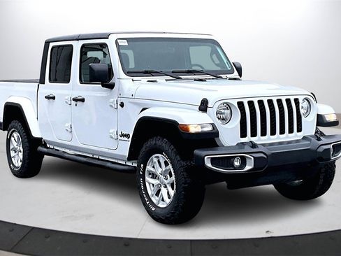 Certified 2023 Jeep Gladiator Sport image 2