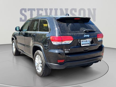 Used 2018 Jeep Grand Cherokee Laredo AWD/4WD image 3