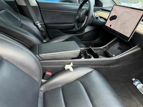 Used 2020 Tesla Model 3 Standard Range RWD image 17