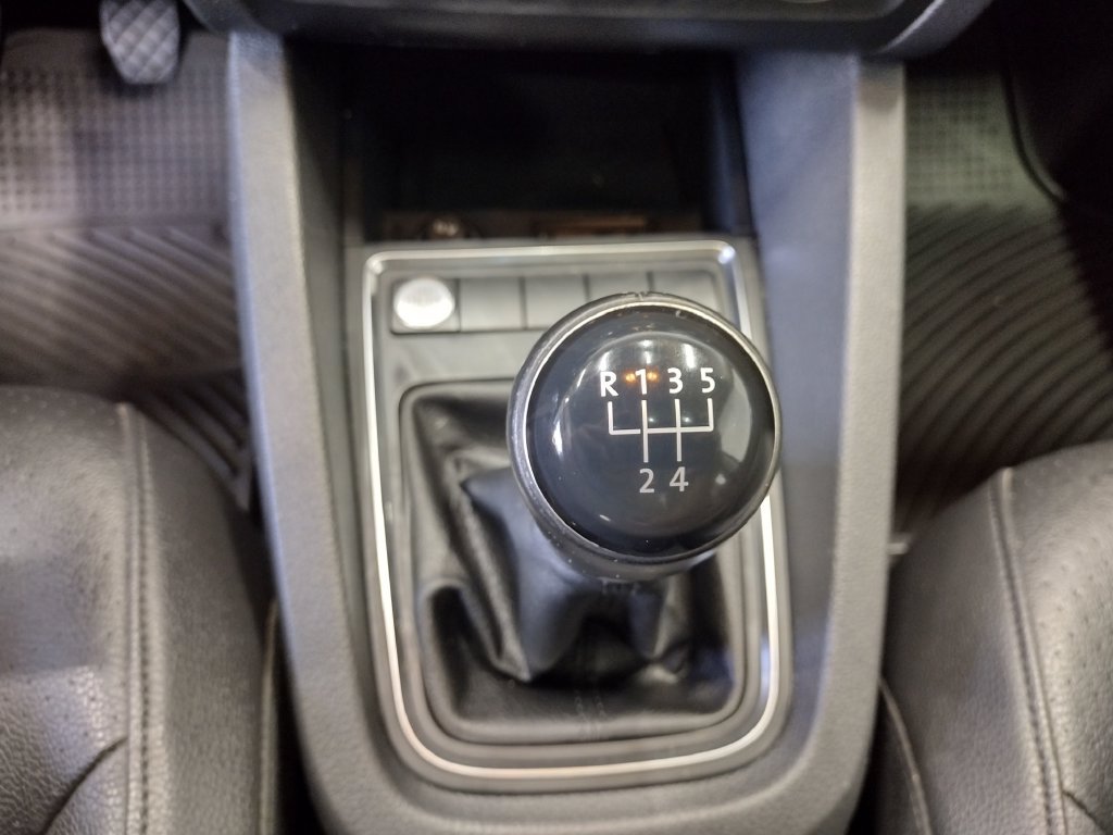 Used 2017 Volkswagen Jetta SE FWD image 33