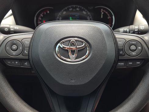 Certified 2025 Toyota RAV4 XLE w/ Convenience Package FWD image 28