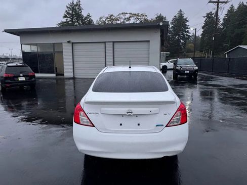 Used 2012 Nissan Versa SV w/ Convenience Pkg image 5