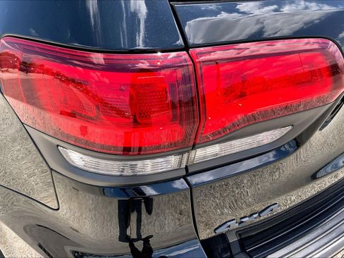 Used 2021 Jeep Grand Cherokee Trailhawk w/ Trailhawk Luxury Group AWD/4WD image 28