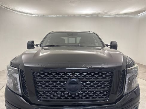 Used 2019 Nissan Titan SL w/ Midnight Edition AWD/4WD image 15