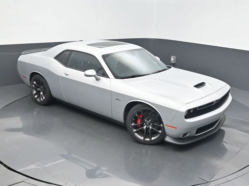 Used 2023 Dodge Challenger R/T w/ Performance Handling Group RWD image 27