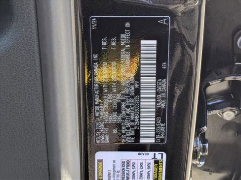 Certified 2025 Lexus RX 350 FWD image 28