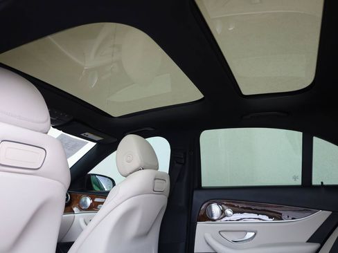 Used 2019 Mercedes-Benz E 300 4MATIC image 20