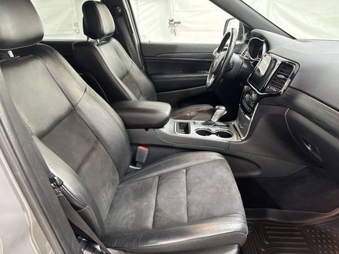 Used 2020 Jeep Grand Cherokee Altitude AWD/4WD image 29