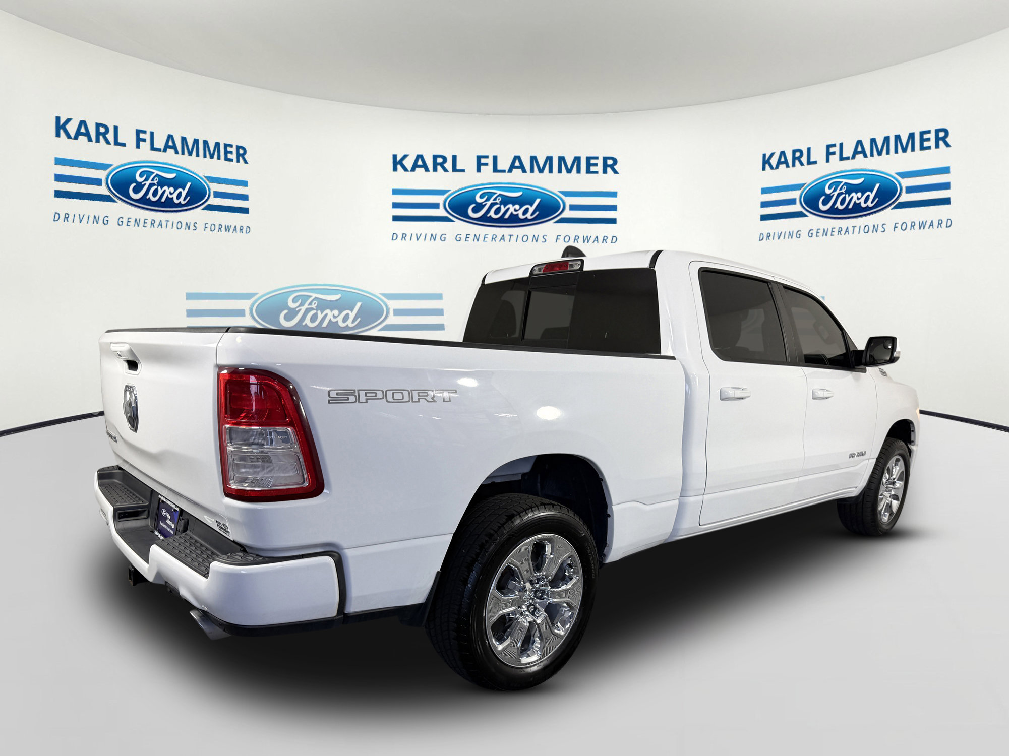 Used 2020 RAM 1500 2WD Crew Cab image 3