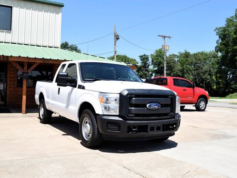 Used 2016 Ford F250 XL image 4