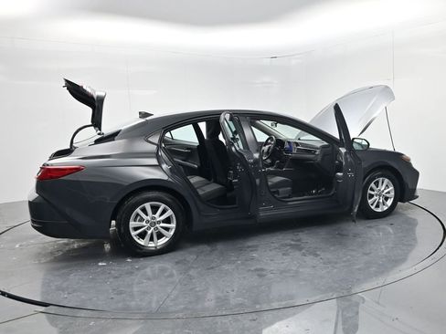 Used 2025 Toyota Camry LE image 50