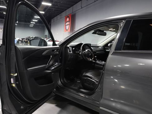 Used 2018 MAZDA CX-9 Touring w/ Touring Premium Package AWD/4WD image 9