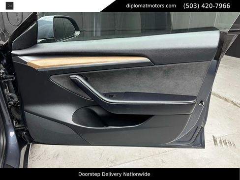 Used 2023 Tesla Model 3 Standard Range image 23