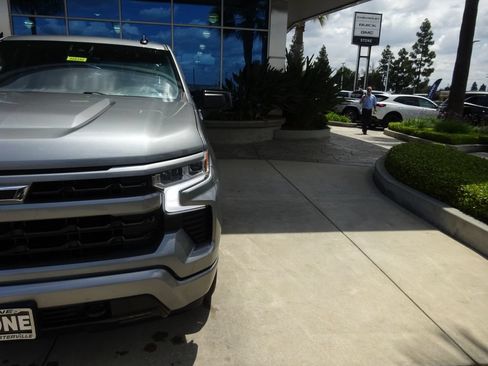 Used 2024 Chevrolet Silverado 1500 RST RWD image 32