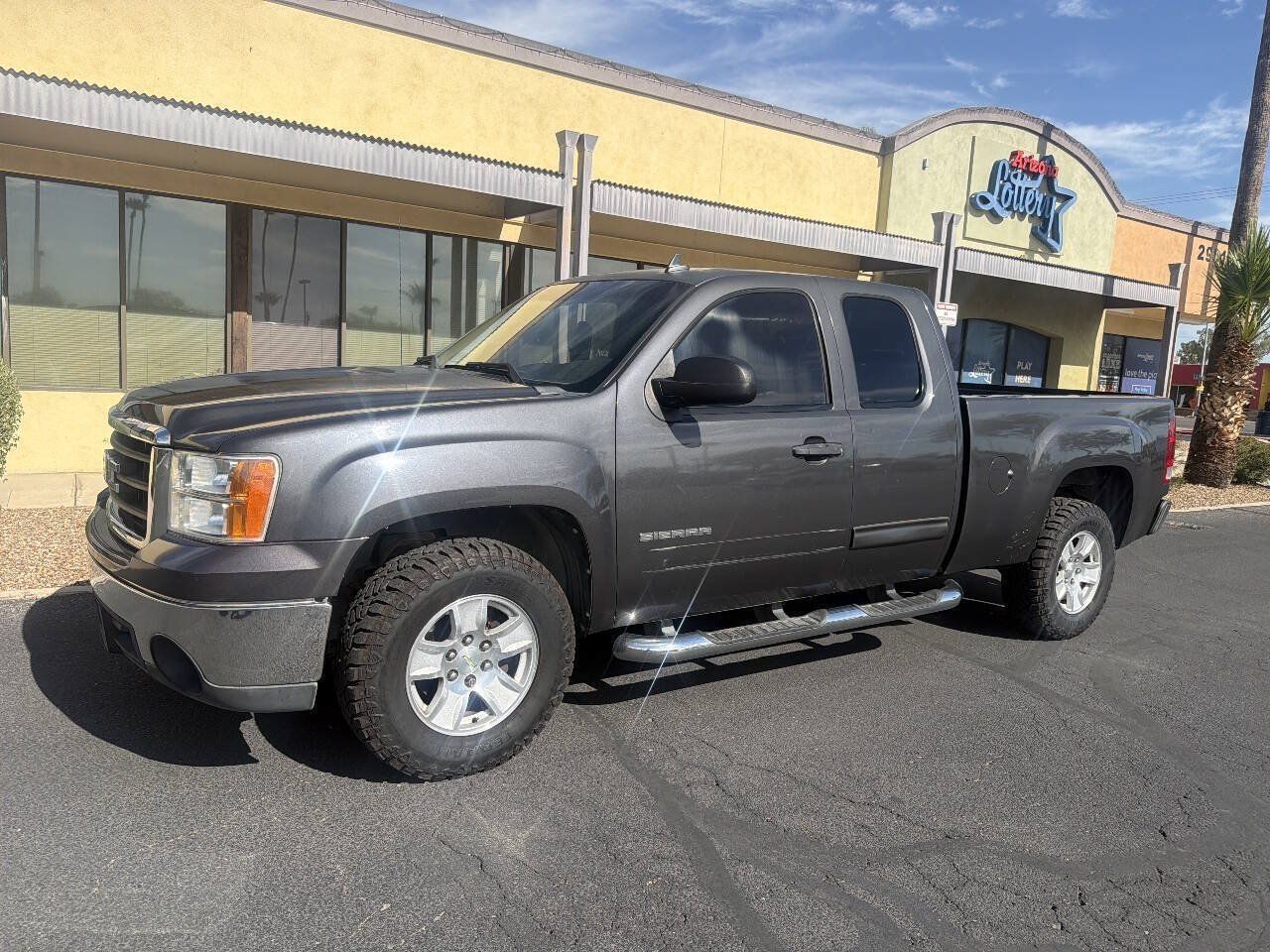 Used 2010 GMC Sierra 1500 SL RWD image 2